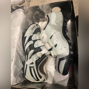 Shimano Womens Size 38 Cycling Shoes